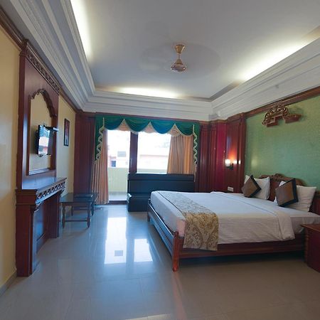 Nrs Royal Palace Puri Luaran gambar