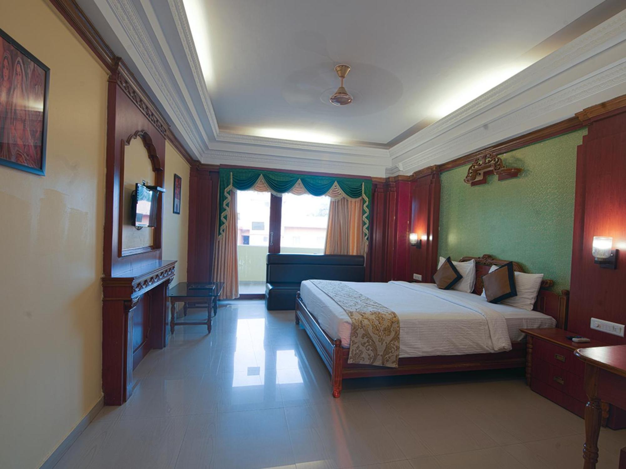 Nrs Royal Palace Puri Luaran gambar