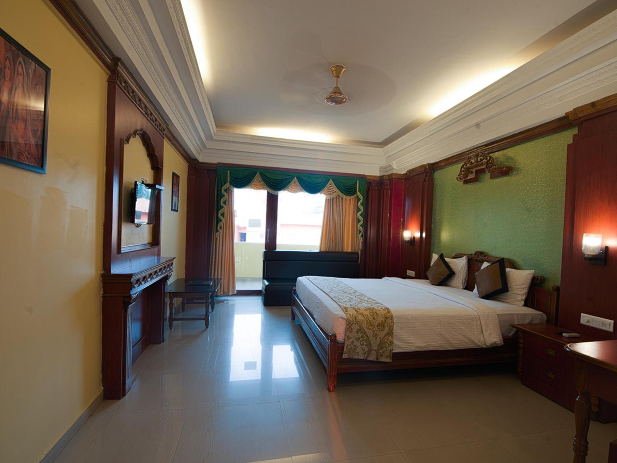 Nrs Royal Palace Puri Luaran gambar