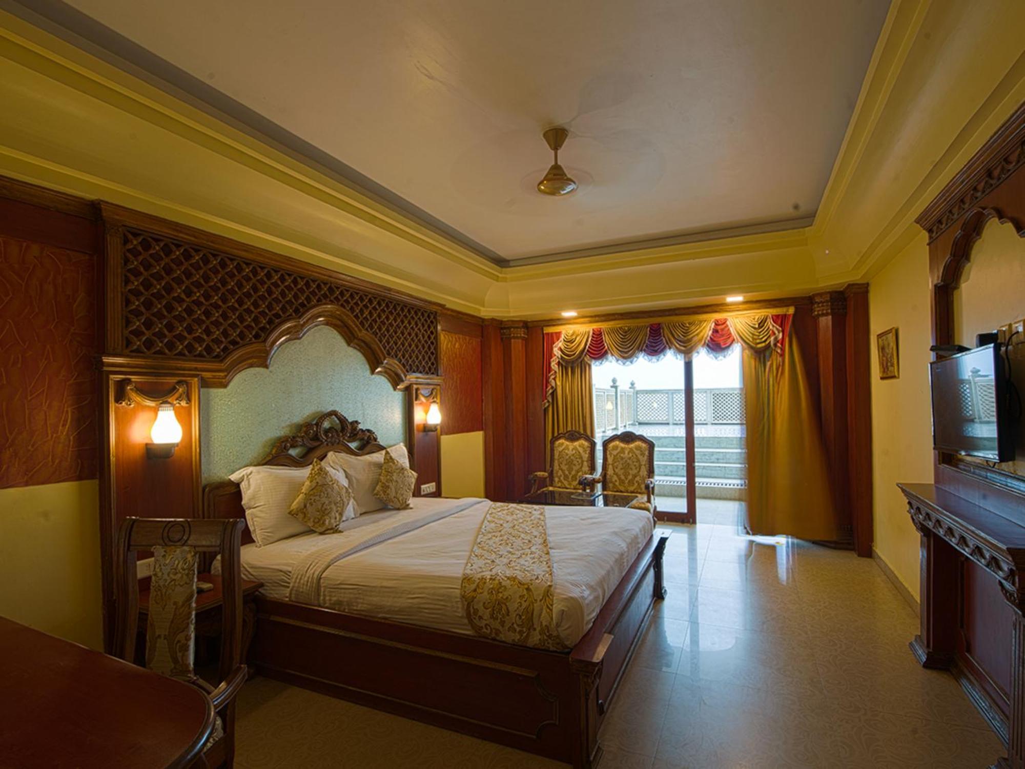 Nrs Royal Palace Puri Luaran gambar