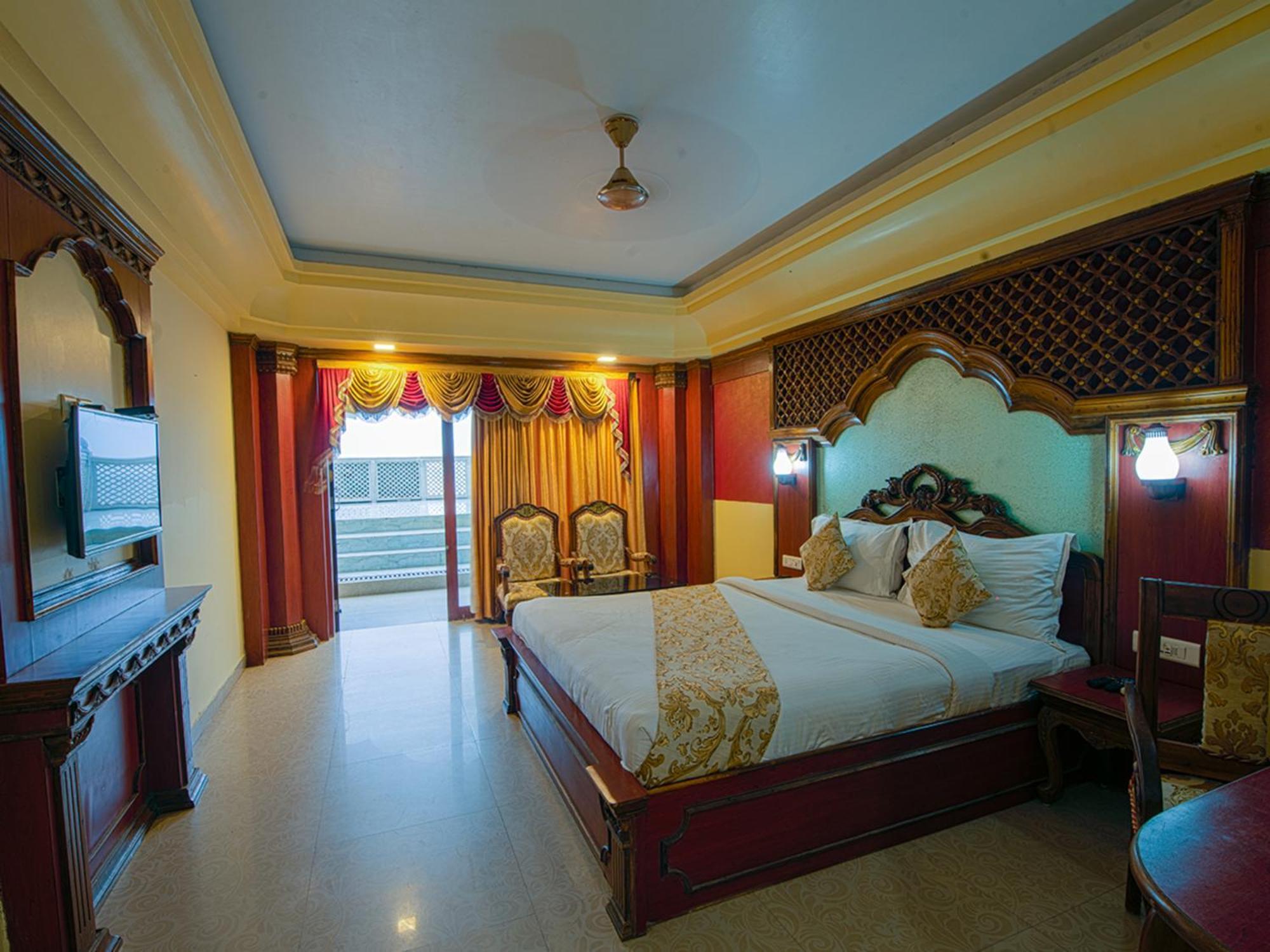 Nrs Royal Palace Puri Luaran gambar