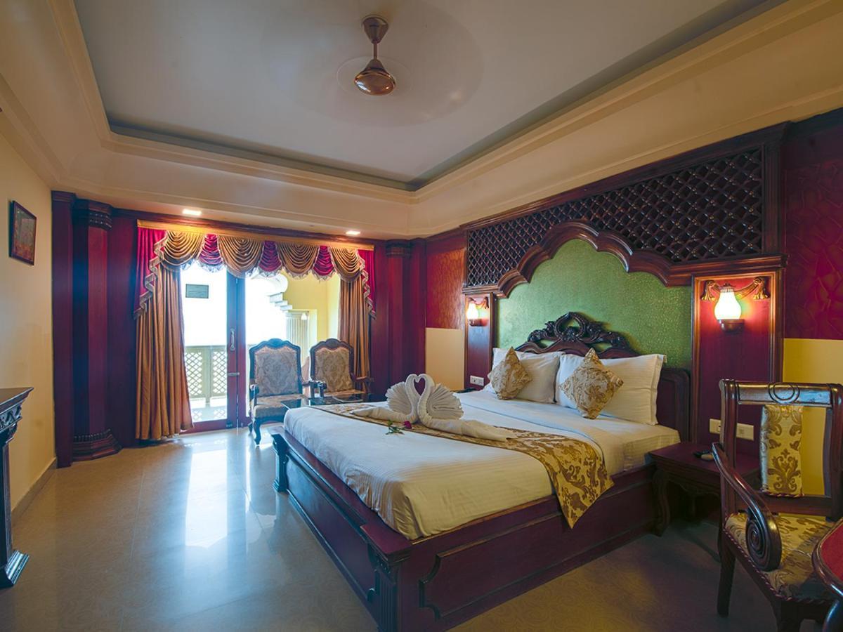 Nrs Royal Palace Puri Luaran gambar